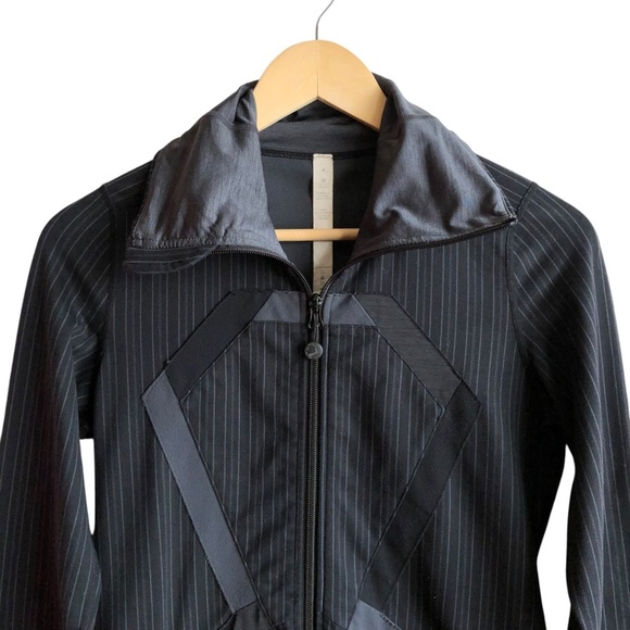 Lululemon Women's Origami Track Jacket Size 4 Grey Black Pinstripe - Picture 3 of 15